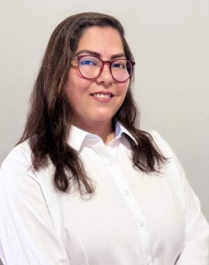 Camila-Campos-Toro.jpg-scaled-e1775662648844-300x450